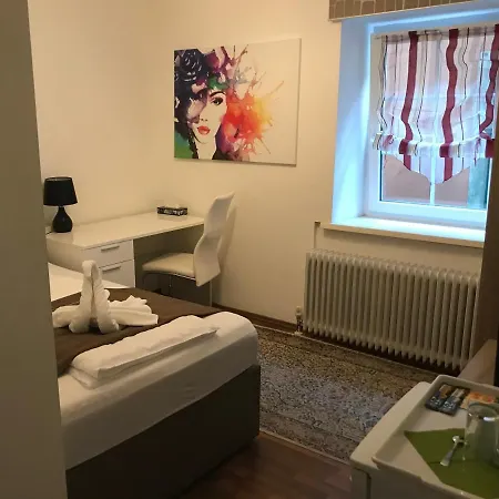 ホテル Hotel-restaurant Zum Donaueck