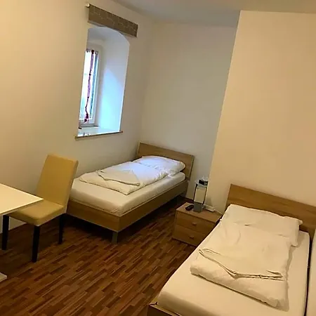 ホテル Hotel-restaurant Zum Donaueck
