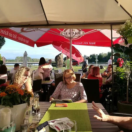 Отель Hotel-restaurant Zum Donaueck Маутхаузен