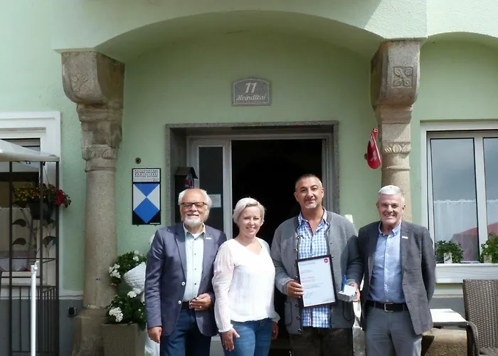 ホテル Hotel-restaurant Zum Donaueck